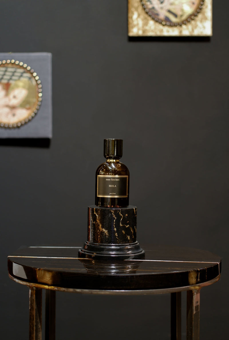 Meo Fusciuni presenta la sua nuova fragranza artistica agrumata Isola 100ml parfum