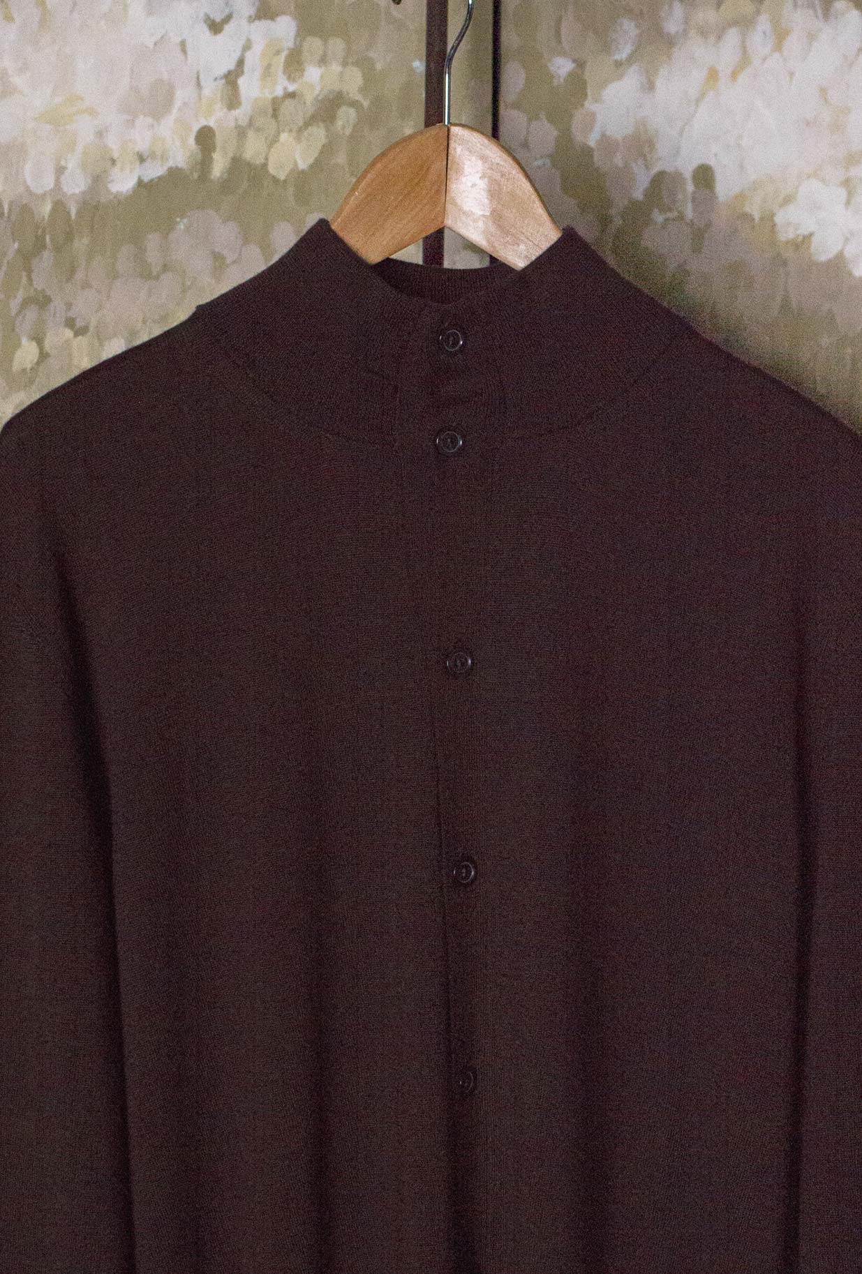 Bomber Knit in Maglia Extra-fine di 39 Masq realizzata in lana vergine dalla texture extra-fine nella profonda tonalità Moro