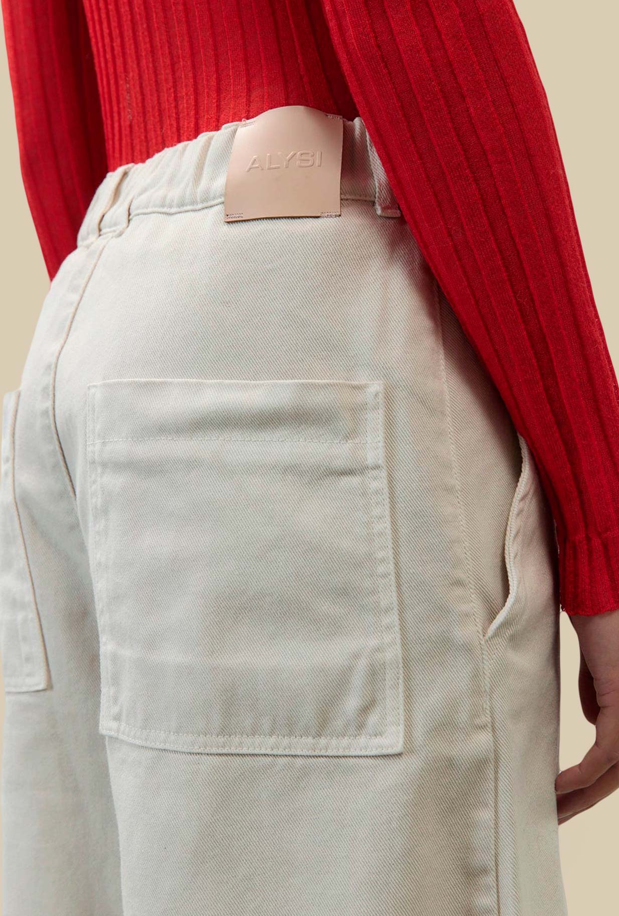 Panta-balloon di Alysi realizzato in cotone nella raffinata tonalità Gesso da Donna