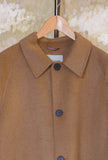 Long Coat di Amaranto realizzato in un pregiato blend di lana e cashmere nell’intramontabile tonalità Camel da Uomo