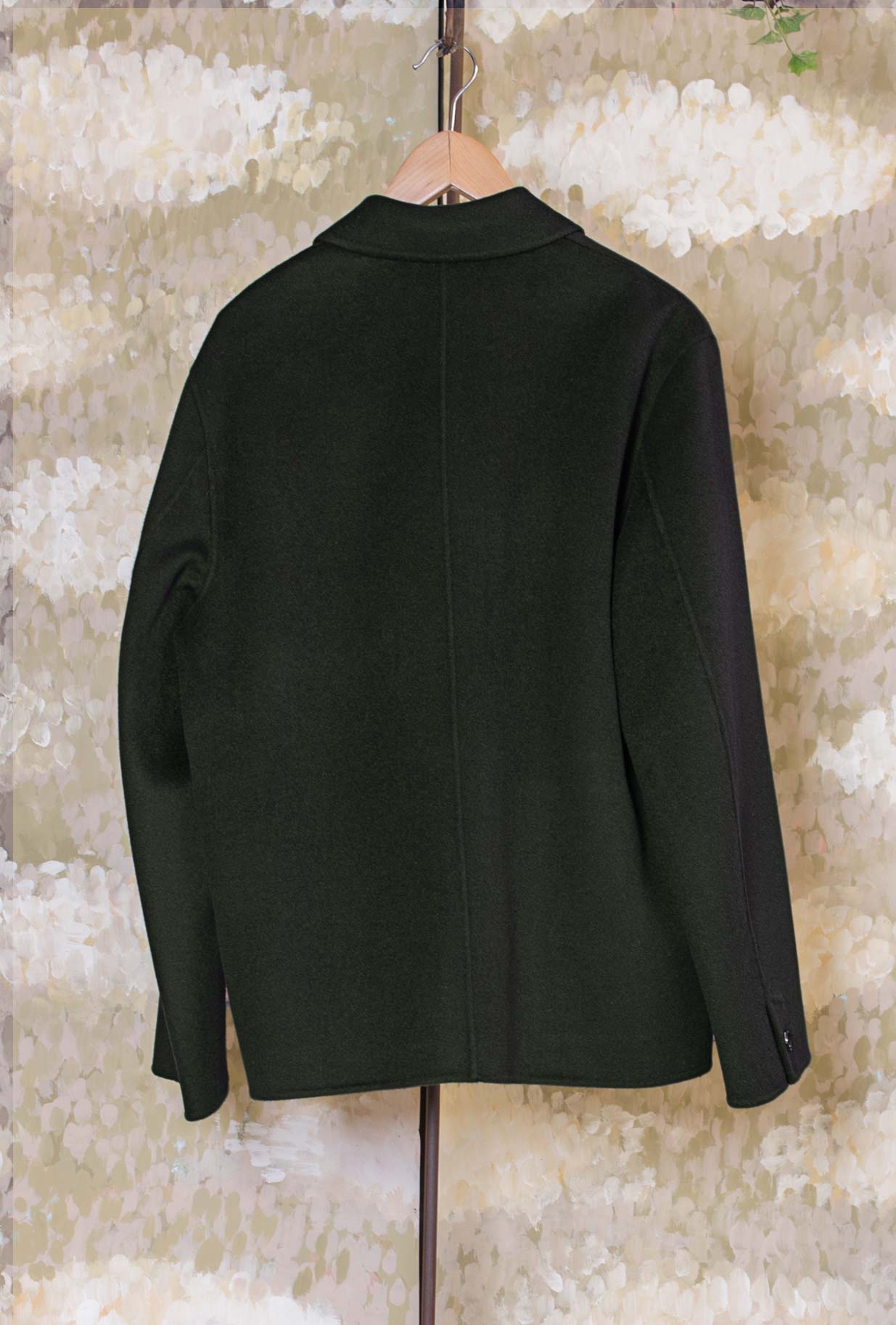 Over Work Jacket di Amaranto realizzata in un pregiato blend di lana e cashmere nella profonda tonalità Forest Green da Uomo