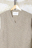 Gilet di Amaranto realizzato in un pregiato blend di lana e cashmere nell’intramontabile tonalità Greige da Uomo