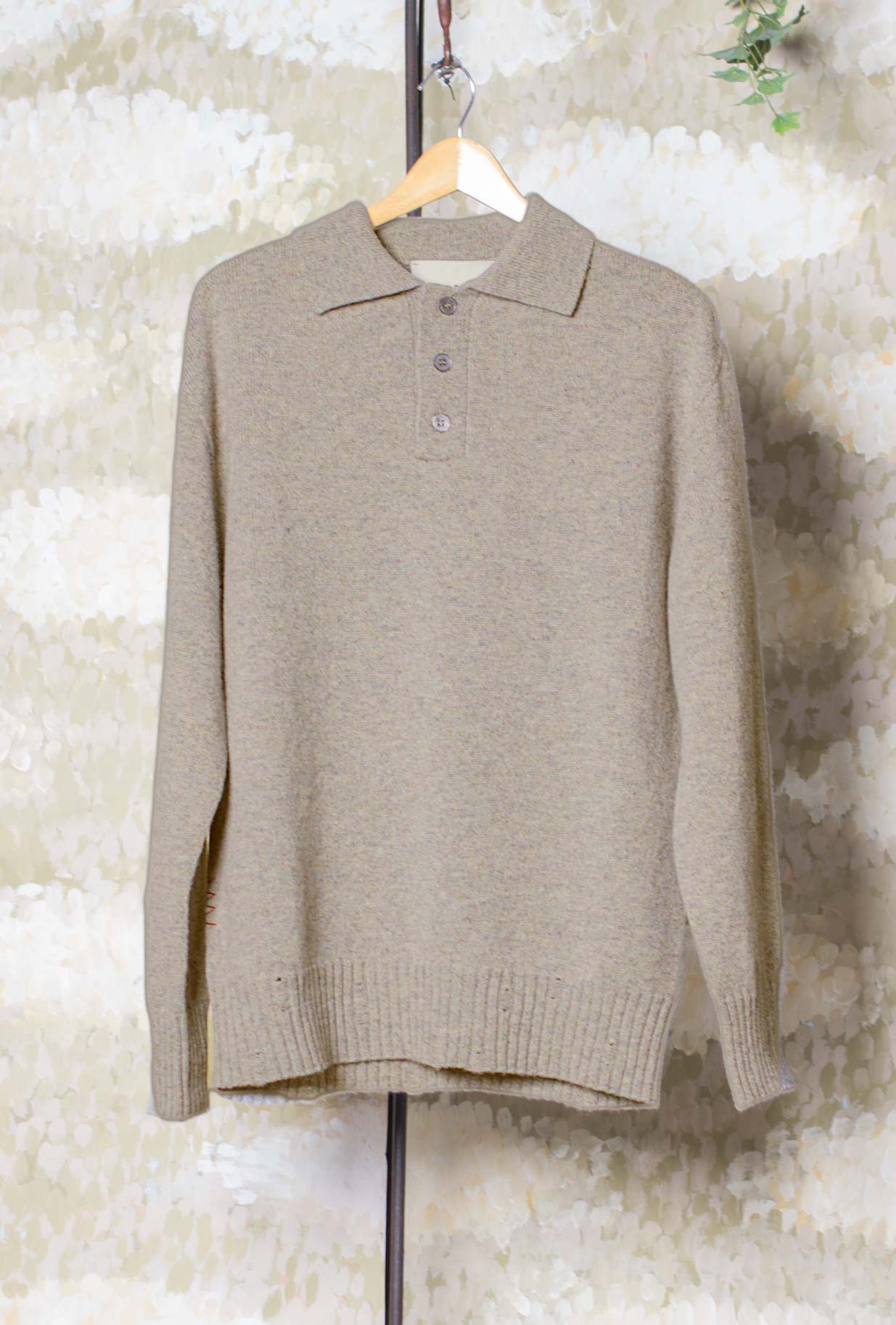 Polo a manica lunga di Amaranto realizzata in un pregiato blend di lana e cashmere nella raffinata tonalità Greige da Uomo