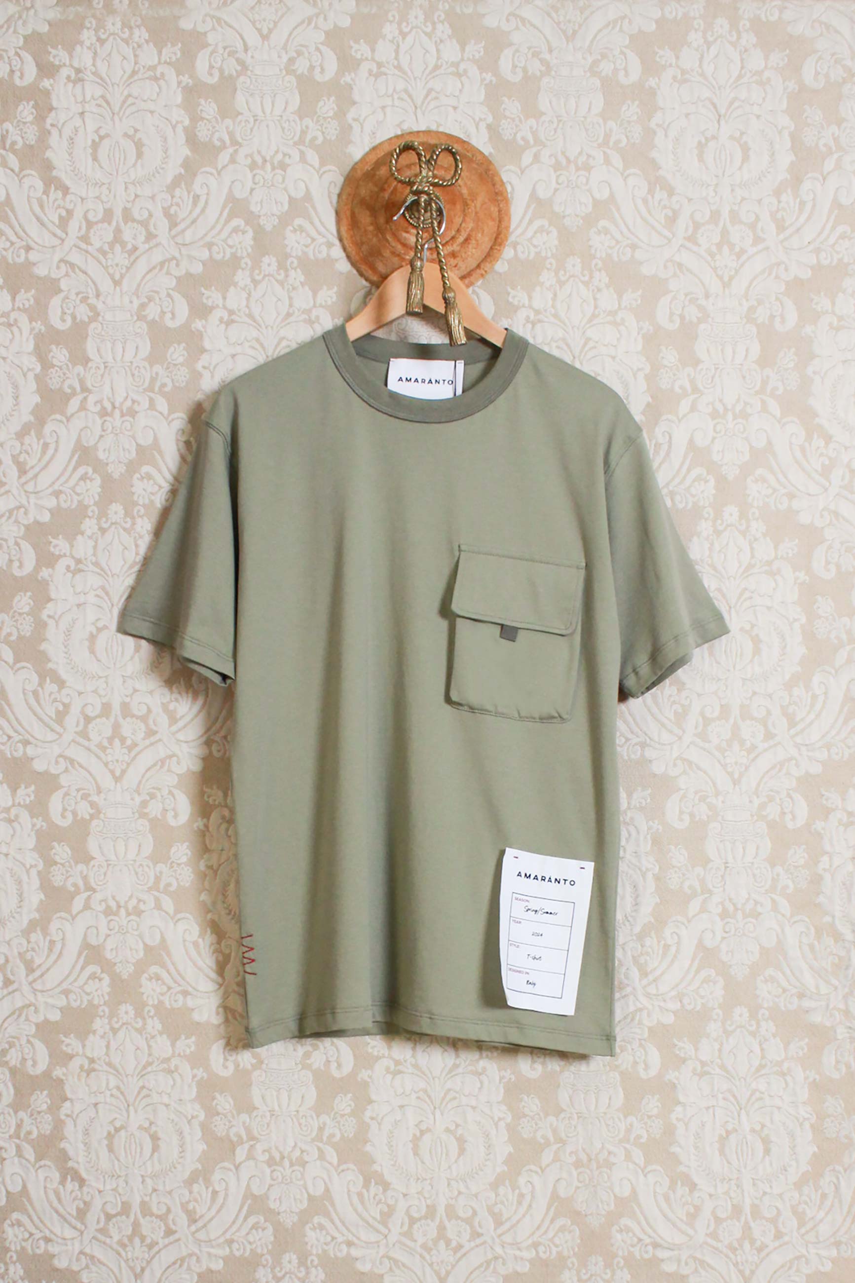 t-shirt con taschino da uomo in cotone del brand amaranto