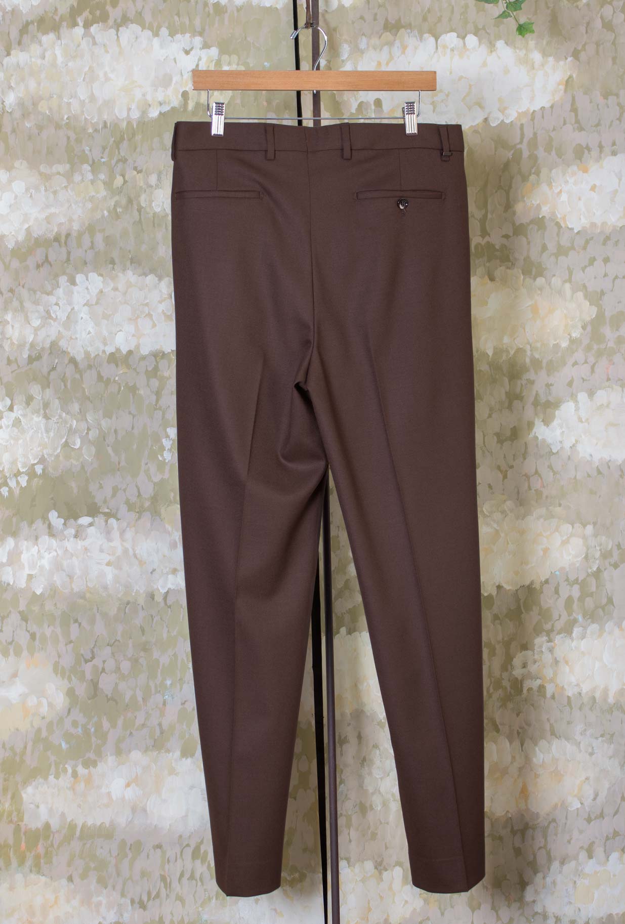 Pantalone di Be Able realizzato in pregiata lana vergine nella profonda tonalità Castagna da Uomo