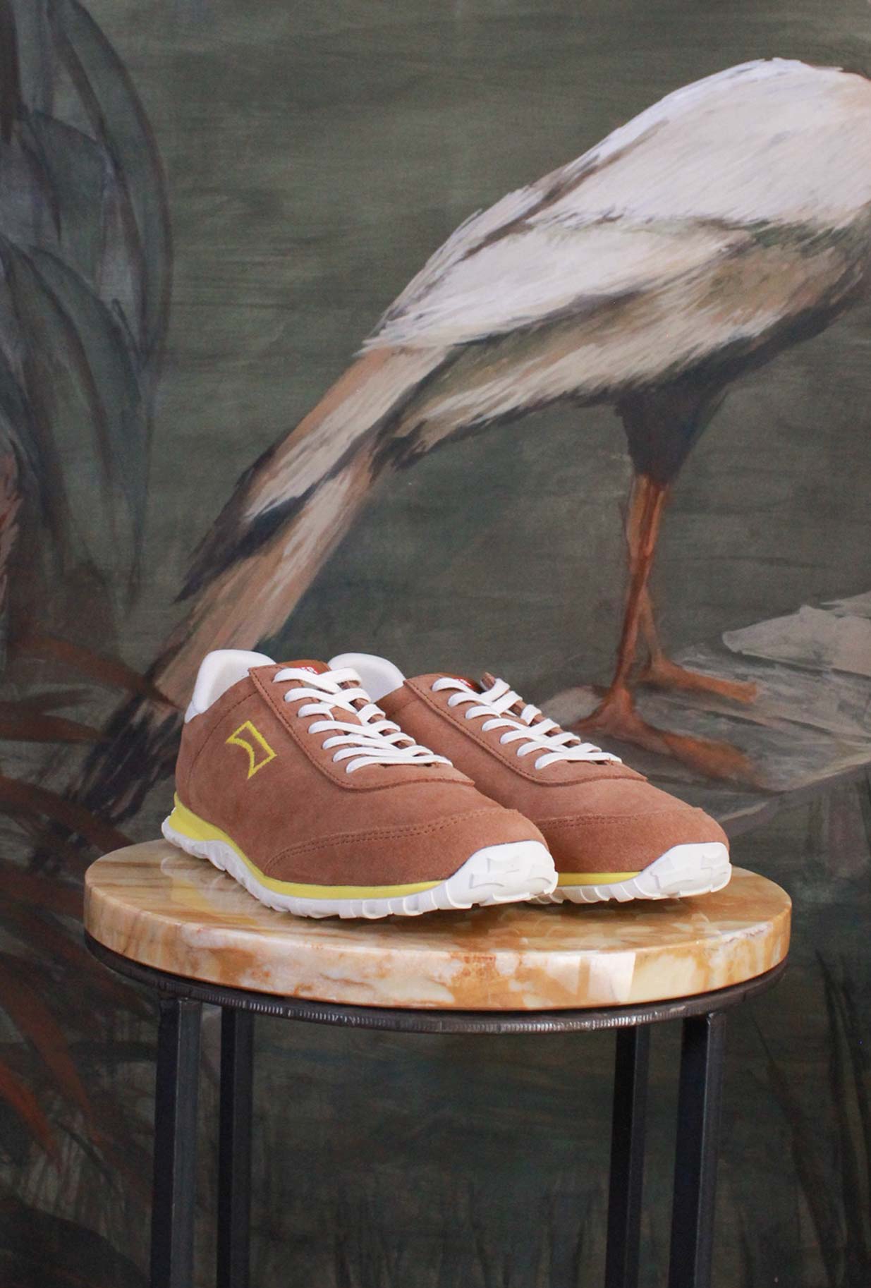 Sneakers Drift Walk Hazelnut di Camper rappresentano in pieno la dinamicità dell’uomo moderno e cosmopolita 