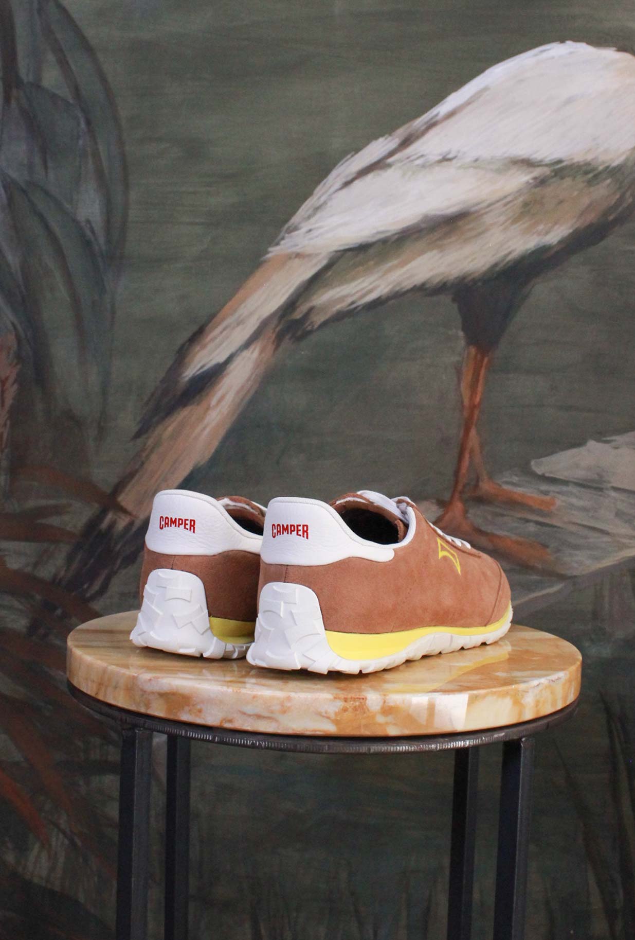 Sneakers Drift Walk Hazelnut di Camper rappresentano in pieno la dinamicità dell’uomo moderno e cosmopolita 