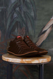 camper reinterpreta l'iconica scarpa polacchino d'archivio beetle da uomo realizzato in pelle brown