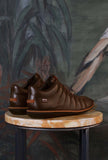 camper reinterpreta l'iconica scarpa polacchino d'archivio beetle da uomo realizzato in pelle brown