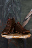 camper reinterpreta l'iconica scarpa polacchino d'archivio beetle da uomo realizzato in pelle brown