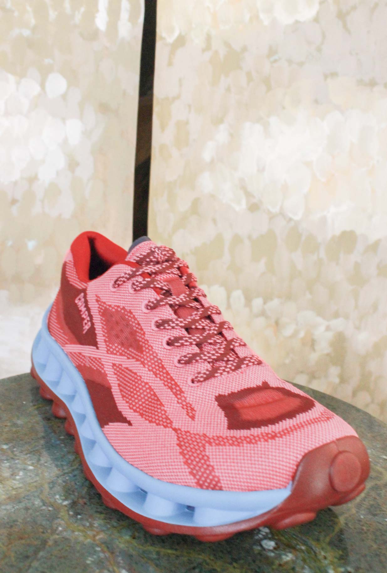Sneakers firmata Camper realizzata in knit di tessuto riciclato Bordeaux-Carta da zucchero