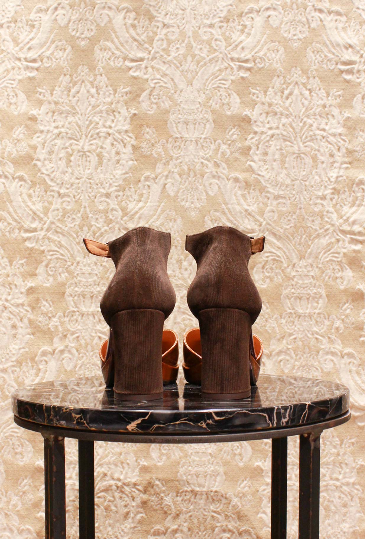 Décolleté Damaho di Chie Mihara color velour brown tacco 070 con plateau fw24