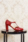 Dècolleté wante di chie mihara con t-strap nell'esclusiva colorway red passion