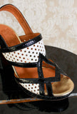 Sandalo opentoe con plateau in intreccio vienna black and white ss24 by chie mihara