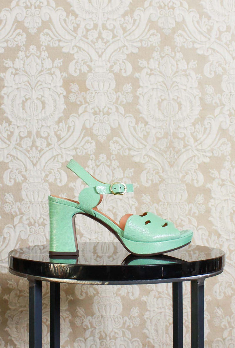 Sandalo Plateau Key di Chie Mihara color aqua menta ss24