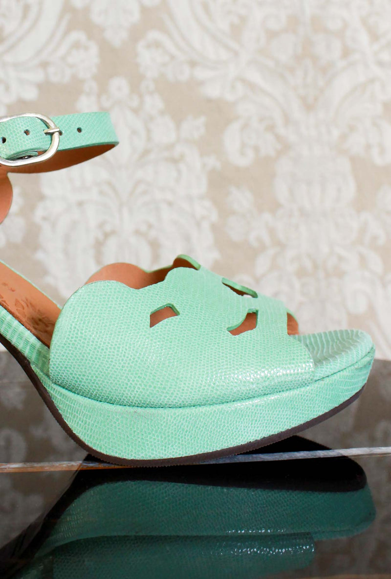 Sandalo Plateau Key di Chie Mihara color aqua menta ss24