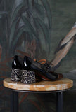 Chie Mihara Retrò Chic Décolleté Volcano Mary Jane Pelle scintillante Black Snake Diamond Retrò eleganza bonton 