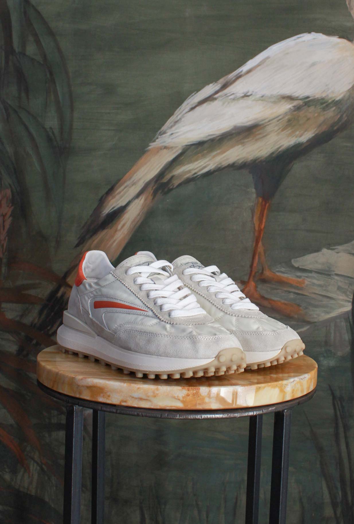 Sneaker ATHLETA Ivory Coral di D.A.T.E. prende ispirazione dalle iconiche running degli anni ’70