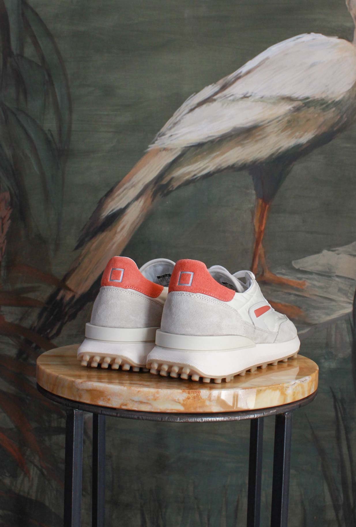 Sneaker ATHLETA Ivory Coral di D.A.T.E. prende ispirazione dalle iconiche running degli anni ’70