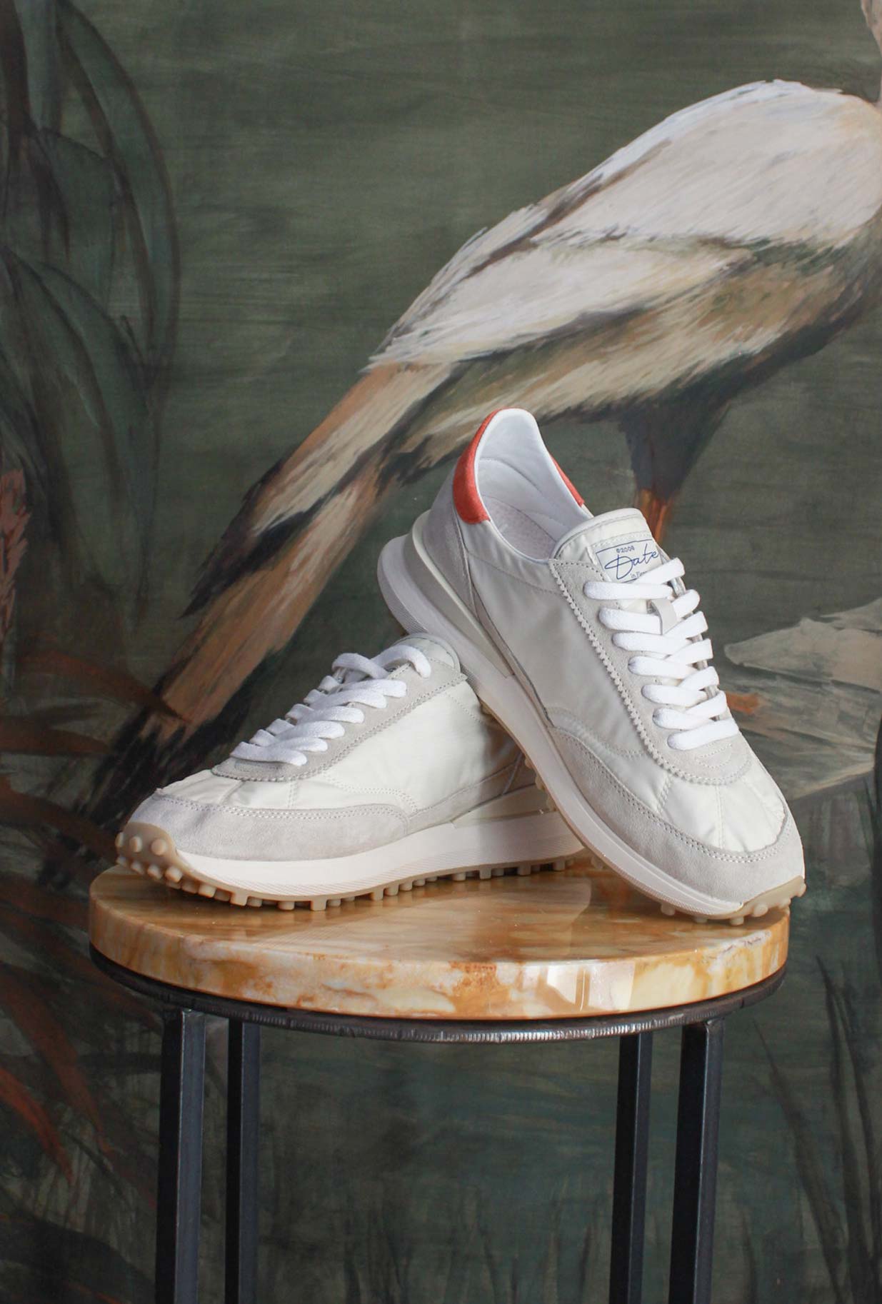 Sneaker ATHLETA Ivory Coral di D.A.T.E. prende ispirazione dalle iconiche running degli anni ’70