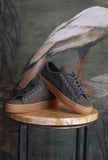 Sneaker Tender Army di D.A.T.E. reinterpreta lo stile casual con un tocco urbano e contemporaneo