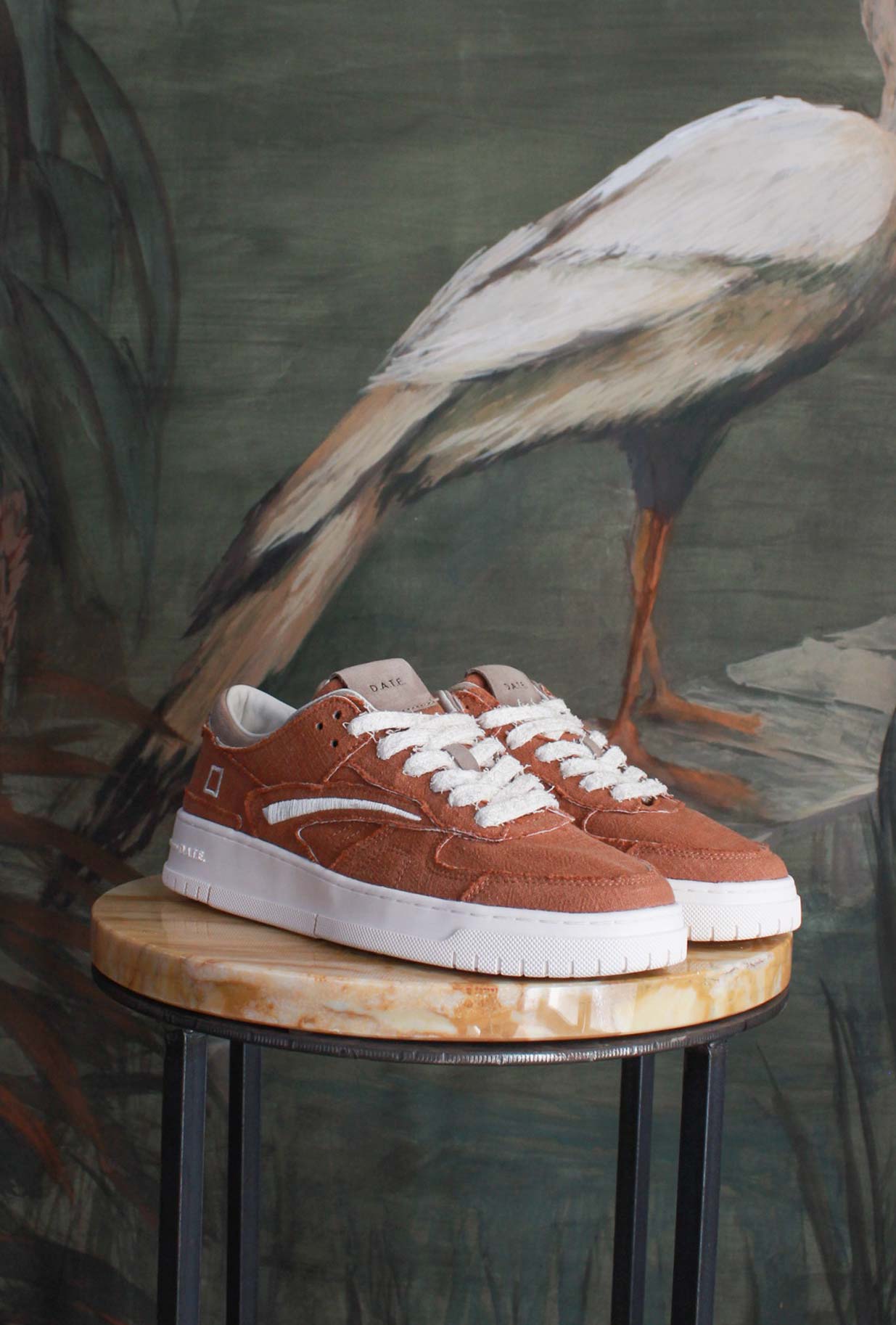 Sneakers Torneo Fringed di D.A.T.E. combinano estetica minimal e spirito sporty-chic