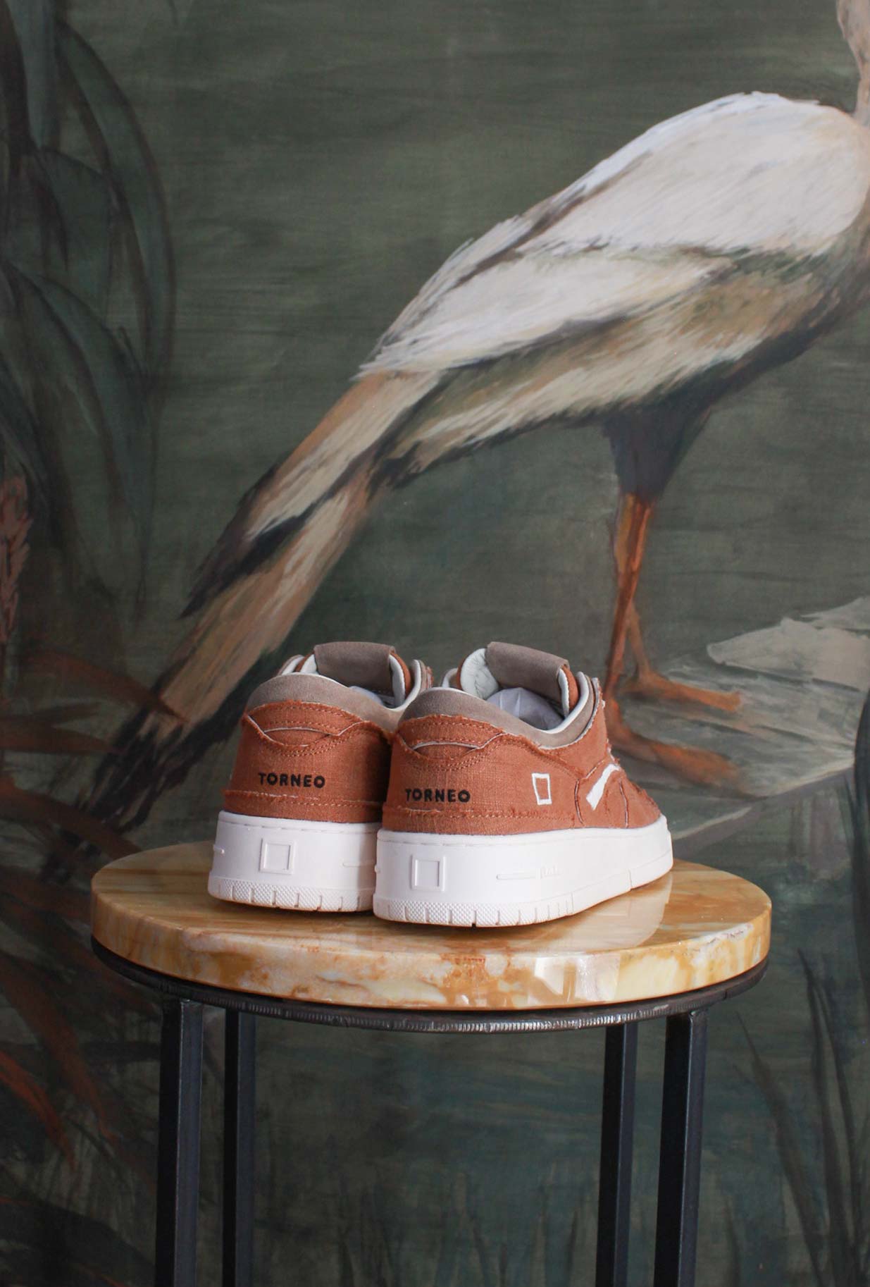 Sneakers Torneo Fringed di D.A.T.E. combinano estetica minimal e spirito sporty-chic