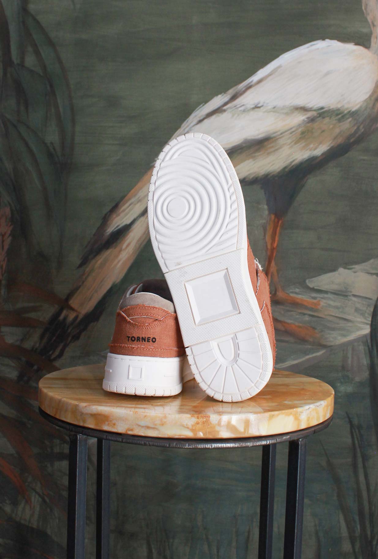 Sneakers Torneo Fringed di D.A.T.E. combinano estetica minimal e spirito sporty-chic