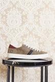Sneakers flat hill low della maison DATE nella versione stone-army