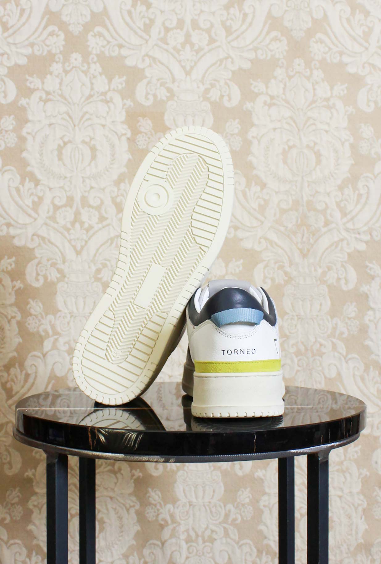 DATE Sneakers nuovo modello Torneo nella versione colored white gray primavera estate 24