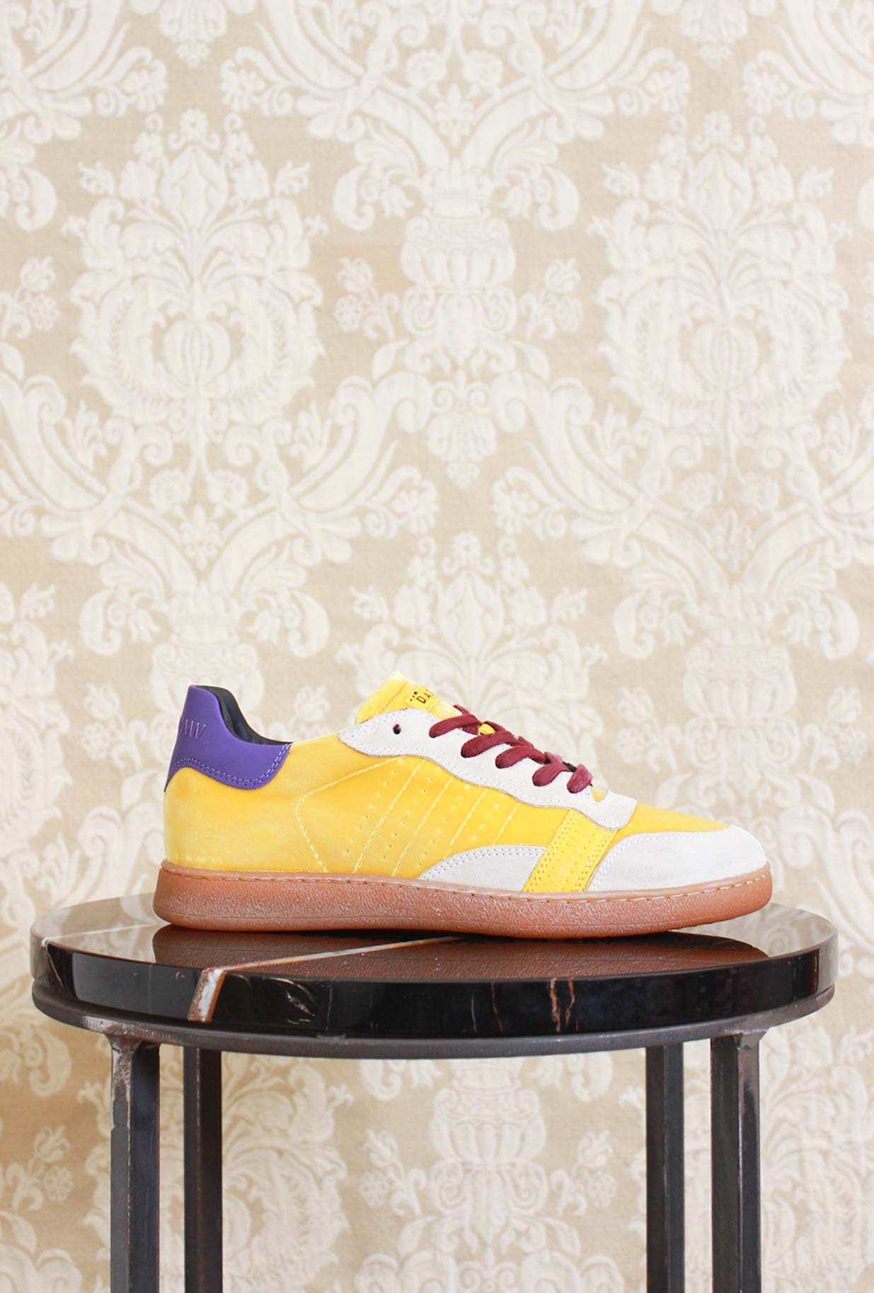 Nuova Sporty sneakers di DATE modello gazzelle in velluto yellow da donna fw23