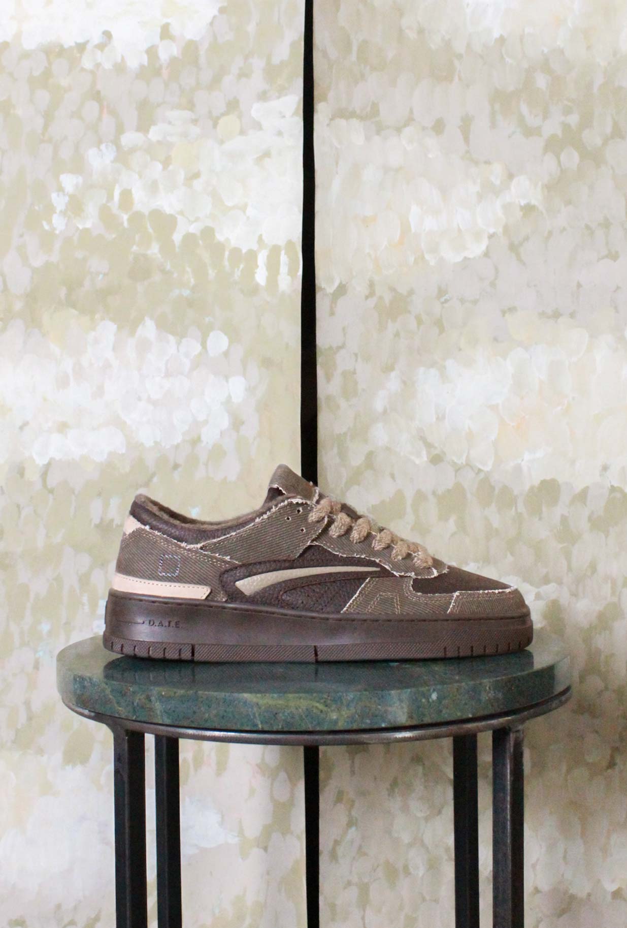 Sneakers Torneo di D.A.T.E. anni ‘90 e modello Textile Brown