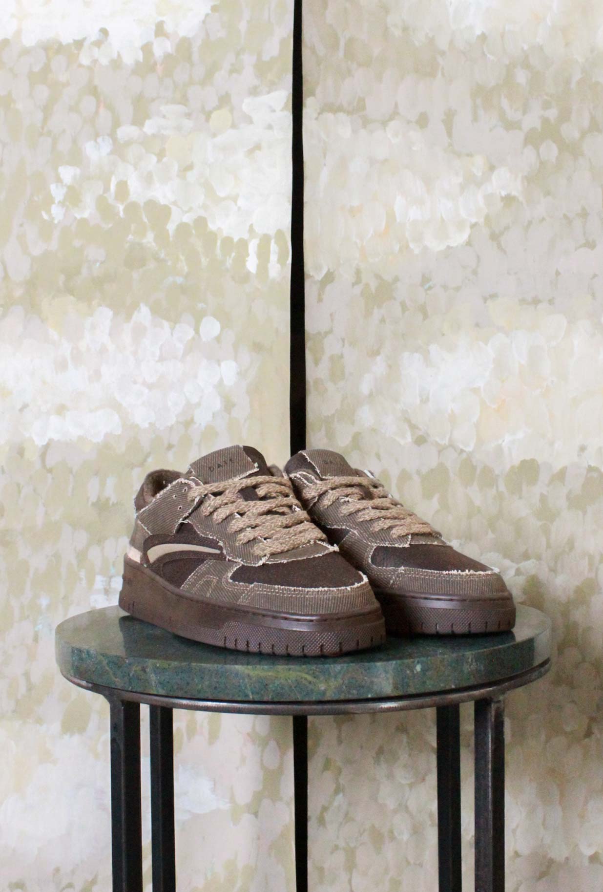 Sneakers Torneo di D.A.T.E. anni ‘90 e modello Textile Brown
