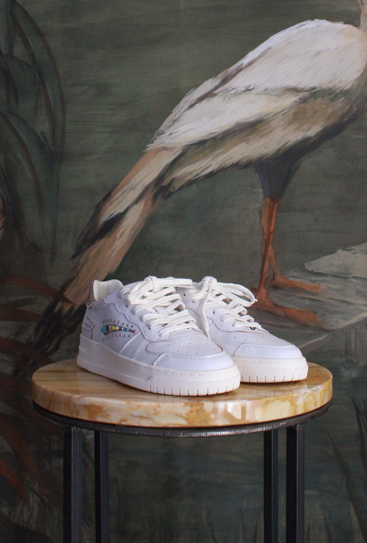 Sneakers Torneo Pure Studs White di D.A.T.E. combinano estetica minimal e spirito sporty-chic da Donna