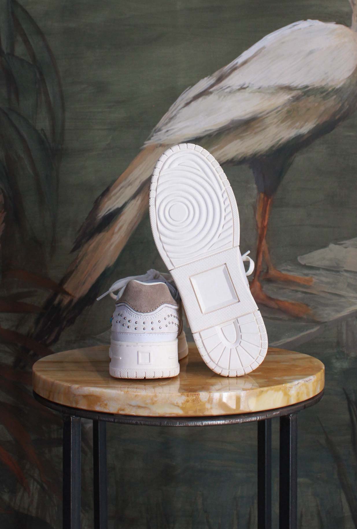 Sneakers Torneo Pure Studs White di D.A.T.E. combinano estetica minimal e spirito sporty-chic da Donna