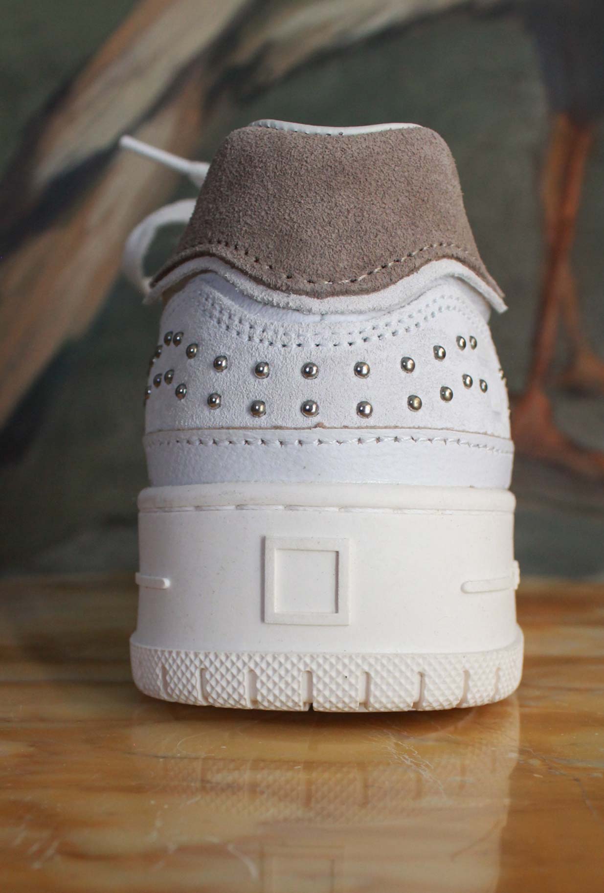 Sneakers Torneo Pure Studs White di D.A.T.E. combinano estetica minimal e spirito sporty-chic da Donna