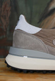 Date sneakers vintage 70’s leggera  confortevole versatili ed eleganti, rese uniche dalle inedite combinazioni di colori Touch Taupe 