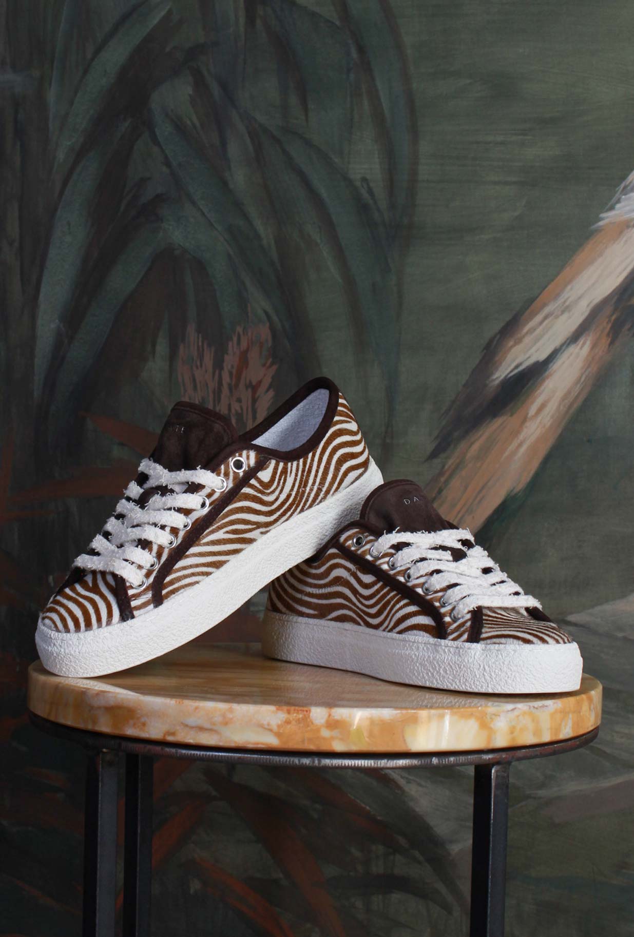 nuova sneakers tender di date con tomaia in pony animalier zebra da donna fw 25/26