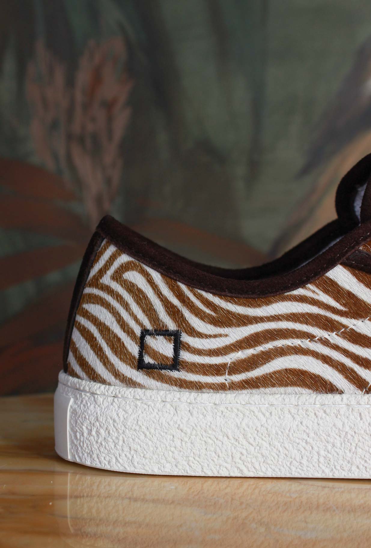 nuova sneakers tender di date con tomaia in pony animalier zebra da donna fw 25/26
