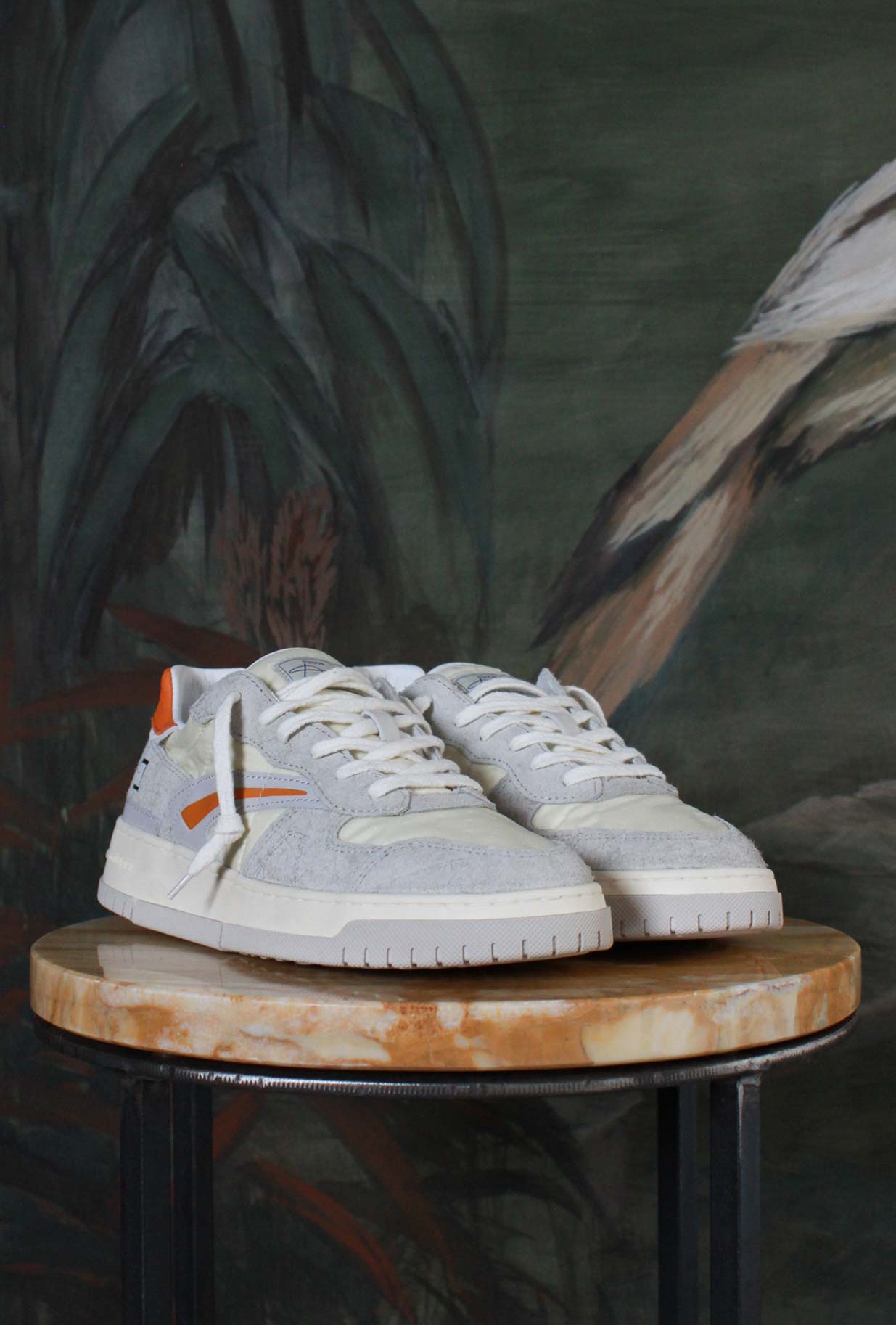 Nuova Sneakers Torneo di Date collezione estate in nylon color avorio da uomo e dettagli arancio