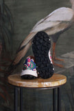 Flower Mountain reinterpreta l'iconica Sneakers Running Pampas con un'inedita stampa Ikat da Donna