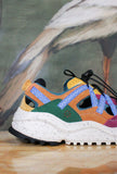 Sandali Kazana Woman di Flower Mountain realizzati in suede nelle vibranti tonalità del Bordeaux, Black e Green da Donna