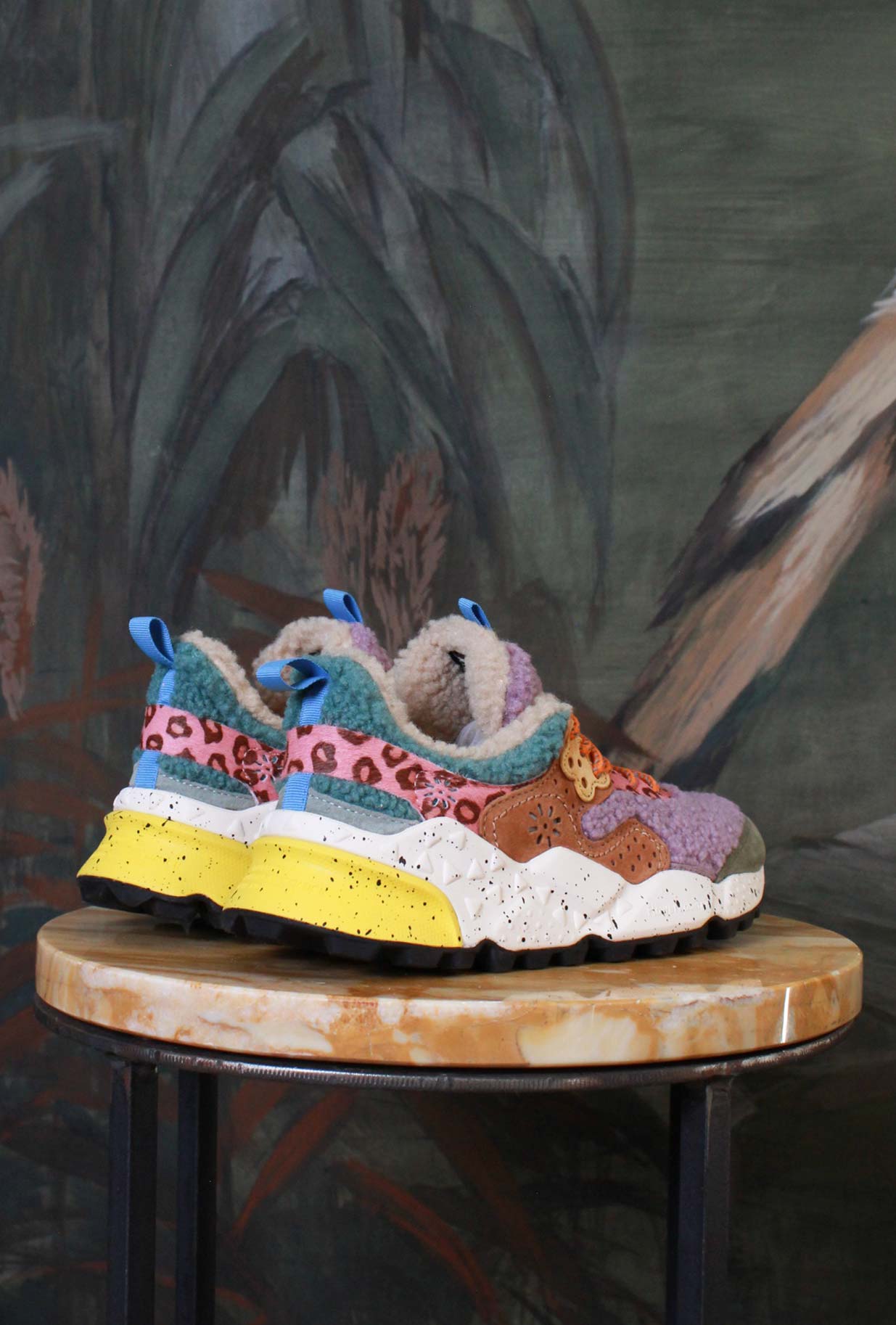 sneakers kotetsu di flower mountain da donna in suede e teddy color grey lilla e light brown