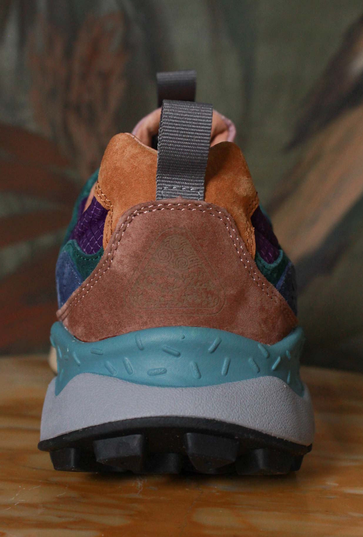 Sneakers Yamano Suede Nylon della Flower Mountain di materiali pregiati di colore Antracite Mud Deep Blue da uomo