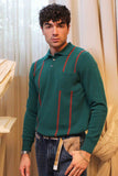 Maglia polo in lana stile 70s del brand Gallia Knitwear color verde bottiglia con righe verticali ruggine