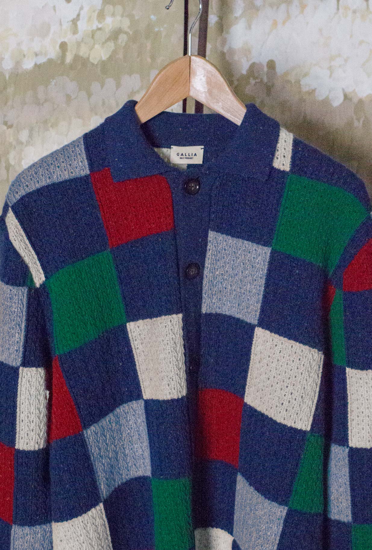 Cardigan Zack di Gallia realizzato in morbida lana merino nell’inedito motivo Damier Multicolor da Uomo