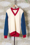 Pullover Cropped V-neck di Gallia realizzato in morbida lana merino motivo Color Block nei toni del Milk-Red-Blue da Uomo