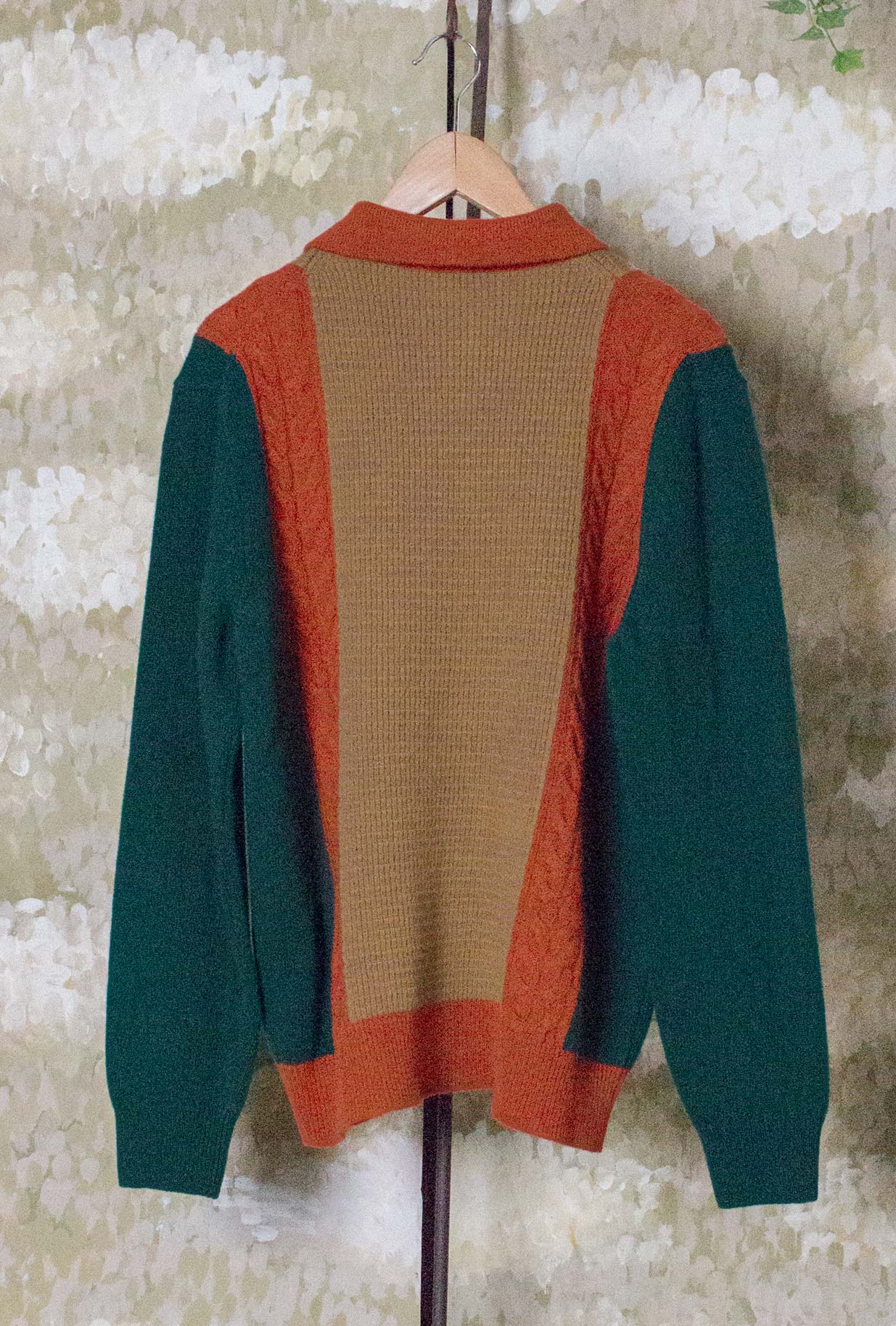 Polo Cardigan di Gallia realizzata in morbida lana merino design Color Block nei toni Ermerald-biscuit-burnt da Uomo