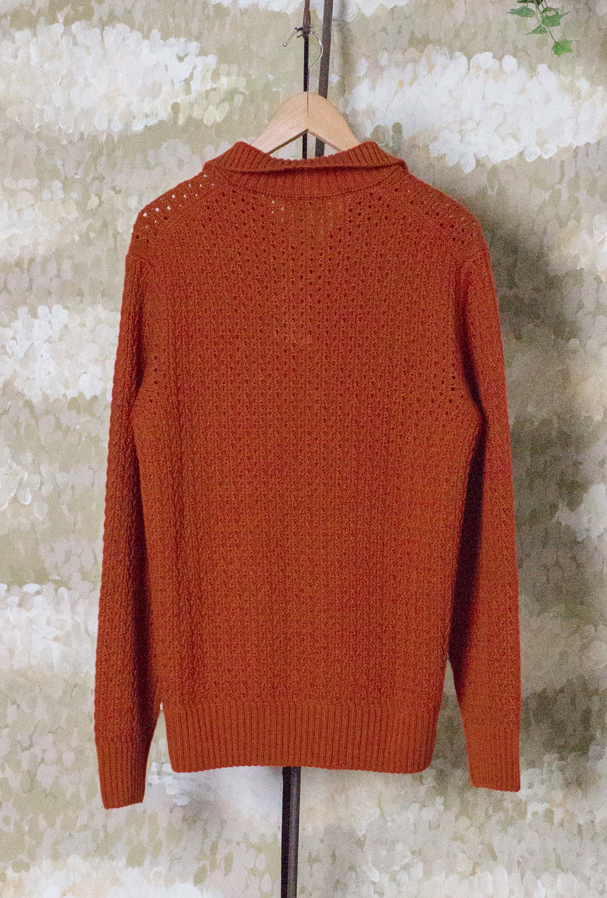 Polo Slam di Gallia realizzata in morbida lana merino nell’inedita tonalità Brick da Uomo