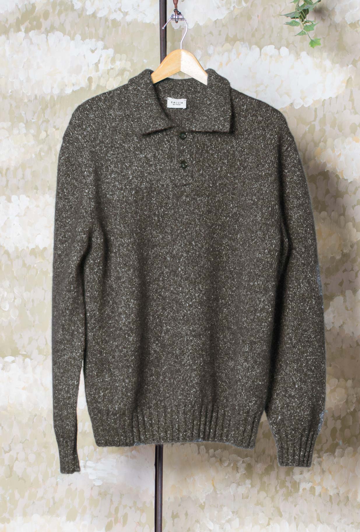 Polo Harris di Gallia realizzata in un pregiato blend di alpaca e cotone nell’inedita tonalità Olive da Uomo